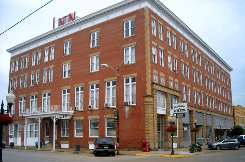 lowe hotel