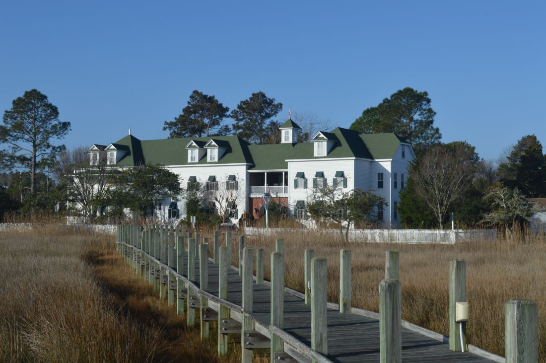 roanoke island inn